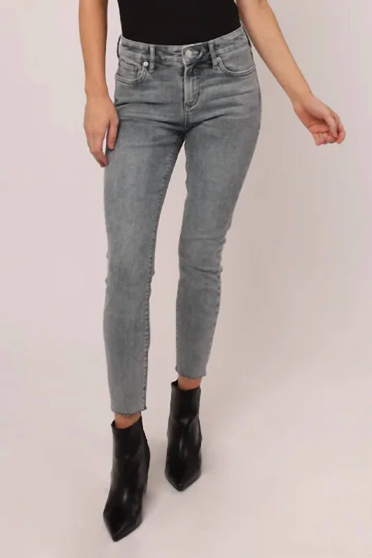 Gisele Classic Mid Rise Skinny Jean In Washed Grey Elegant Wide-Leg Jeans