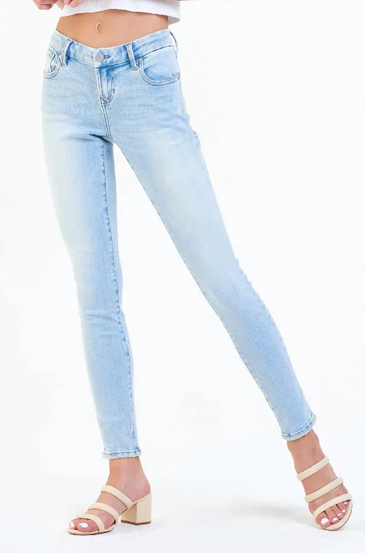 Joyrich Low Rise Skinny Jean In Fiji Cozy Wide-Legged Jeans