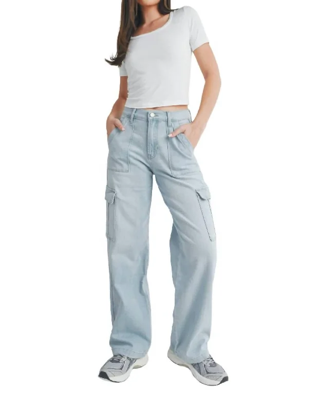 Lightweight Stretch Cargo Jeans In Light Denim Fashionable Straight Cut Jeans