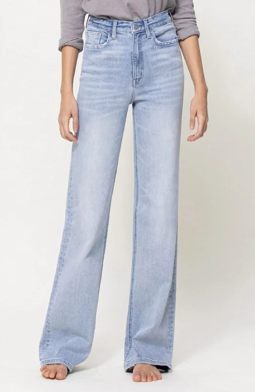 90's Stretch High Rise Flare Jean In Light Wash Fashionable Relaxed Fit Denim