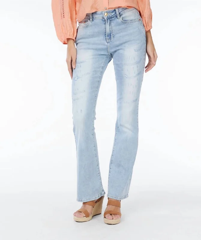 Stick To It Flare Jeans In Light Wash Trendy Wide-Leg High-Waist Denim