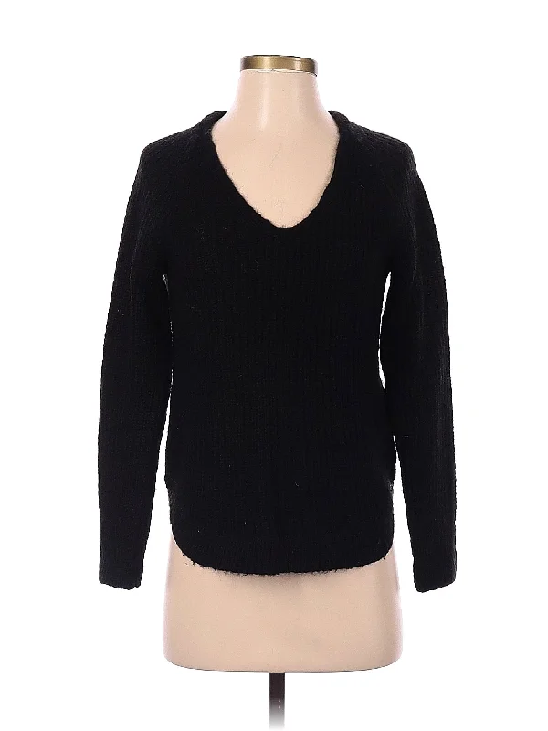 Pullover Sweater Zippered Buttoned Snapped