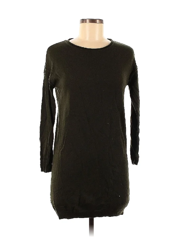 Pullover Sweater Iron Safe Non-Iron Wrinkle Free