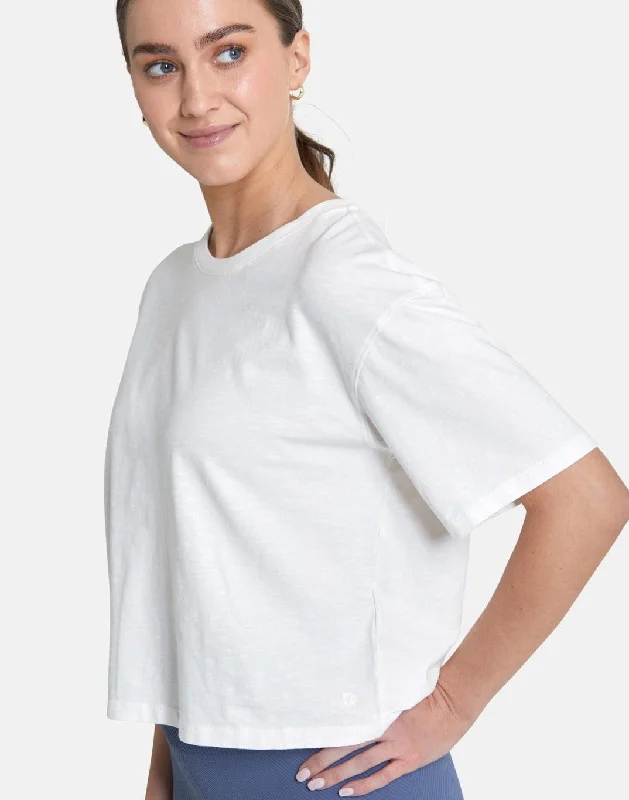 Boyfriend Crop Tee in Ivory White Cozy Warm Stylish