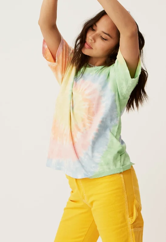 FADED NEONS TIE DYE WEEKEND TEE Chenille Blend Fleece Blend Nylon Blend