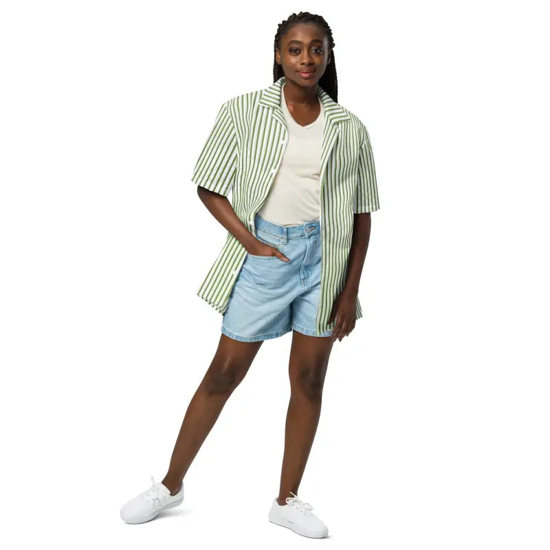 Stay Cool with Dipaliz Moisture Wicking Tee! Front Pockets Side Pockets Patch Pockets Stay Cool with Dipaliz Moisture Wicking Tee! Front Pockets Side Pockets Patch Pockets
