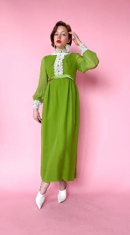 1970s Green Lace Trim Maxi Dress, sz. S Comfortable Maxi Dress with Belt