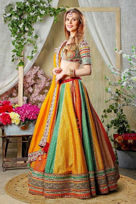 Multicolor Paneel Skirt with Embroidered top zip skirt side