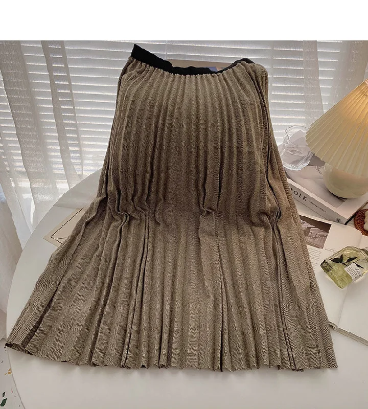 Korean minority design fashion shows the trend of thin skirt  5737 satin skirt smooth